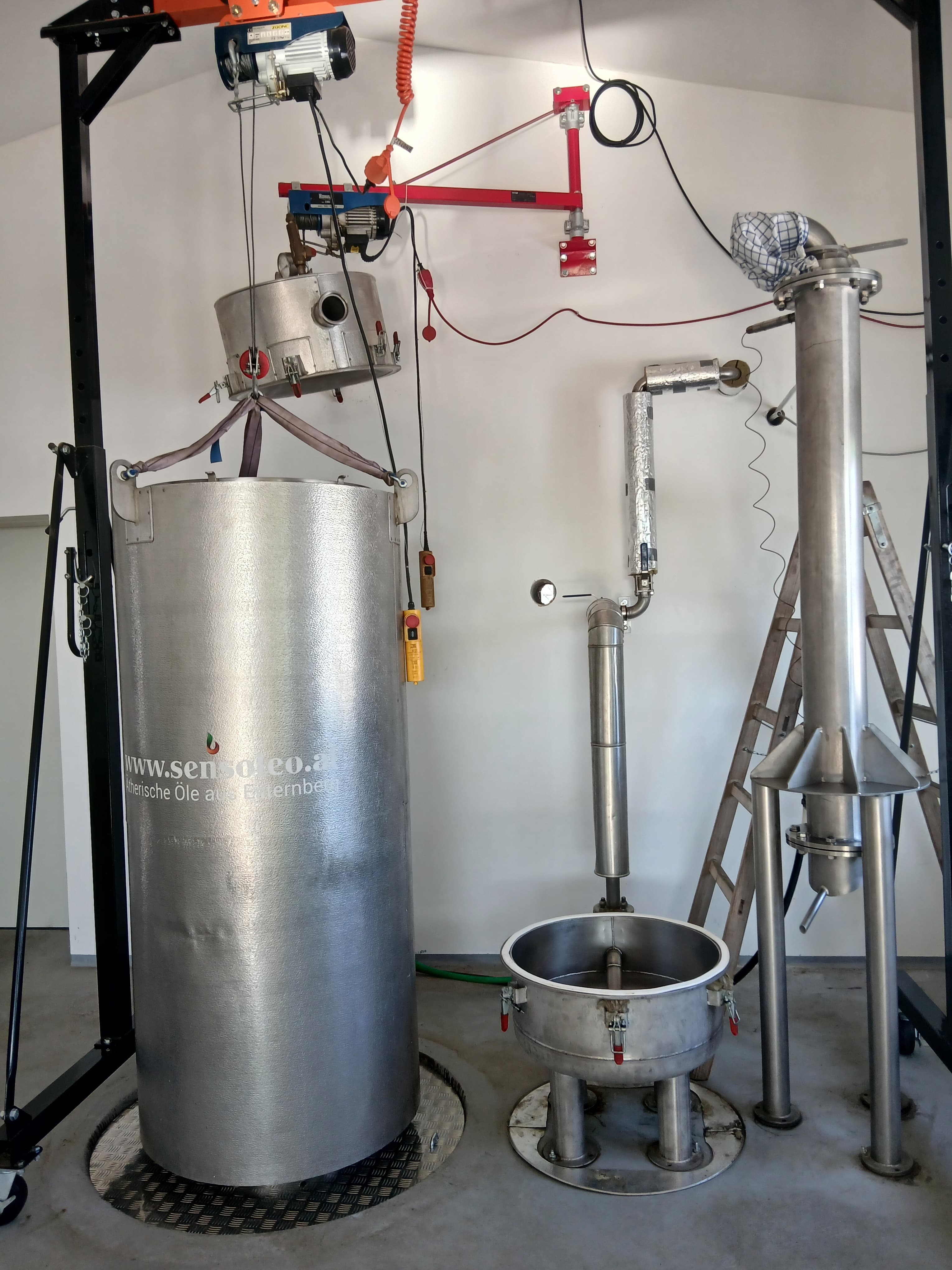 Ätherische Öle und Hydrolate Bio - hergestellt im Innviertel