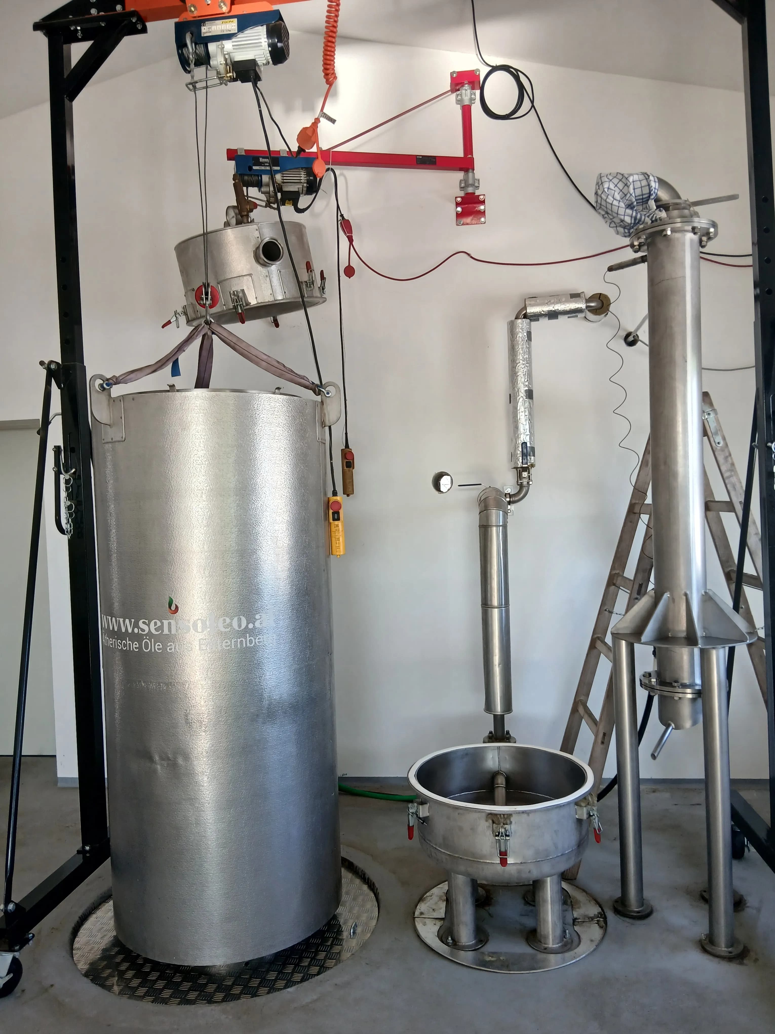 Ätherische Öle und Hydrolate Bio - hergestellt im Innviertel